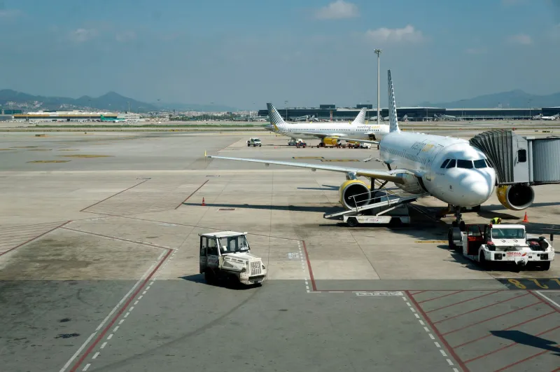 Before the Wheels Leave the Ground: How Gate-Side Power Quality Is Quietly Undermining Cabin Technology Performance